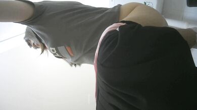 东莞某工业园女厕全景偷拍多位美女职员嘘嘘各种美鲍一一呈上4